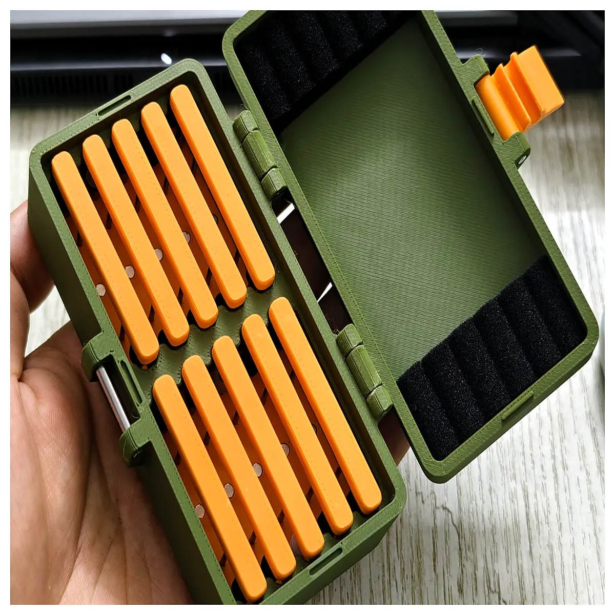Bait Box Fishing Accessory Bait Holder Fishing Gear Tackle Accessory Bait Storage Box Fishing Small Tackle Organizer
