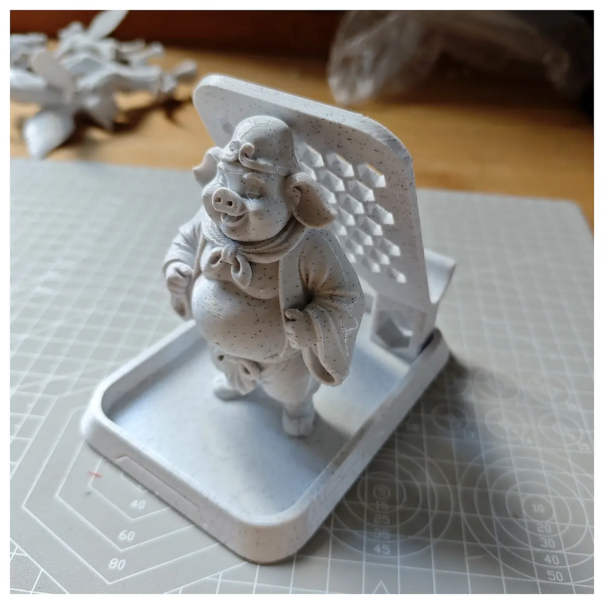 Zhuge Piggy Mobile Phone Stand Office Desktop Ornament Toy Gift Kids Fixing Bracket Split Print Accessories Beginner Friendly