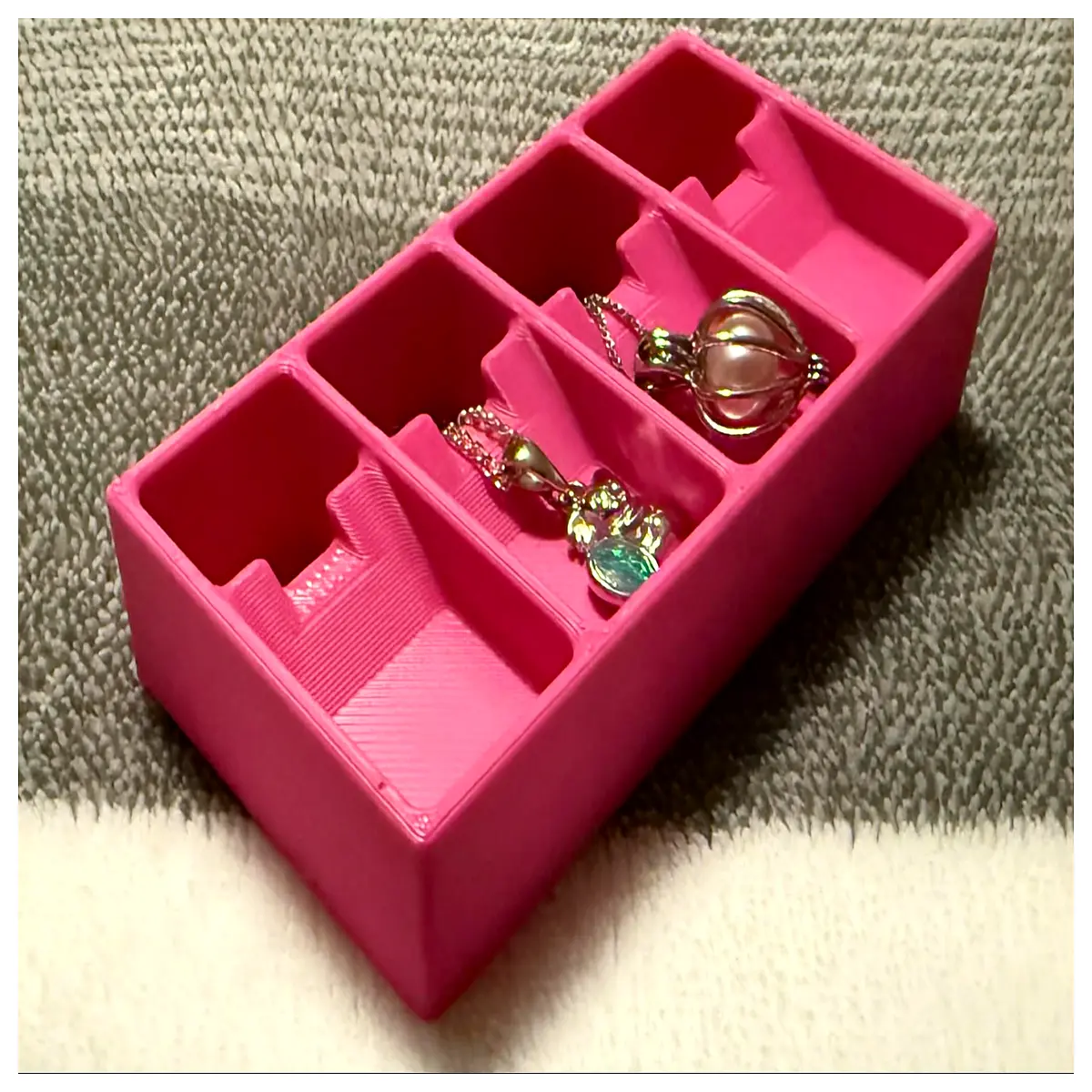 Clasp Display Box Necklace Organizer Jewelry Holder Chain Storage Box Accessory Display Elegant Storage
