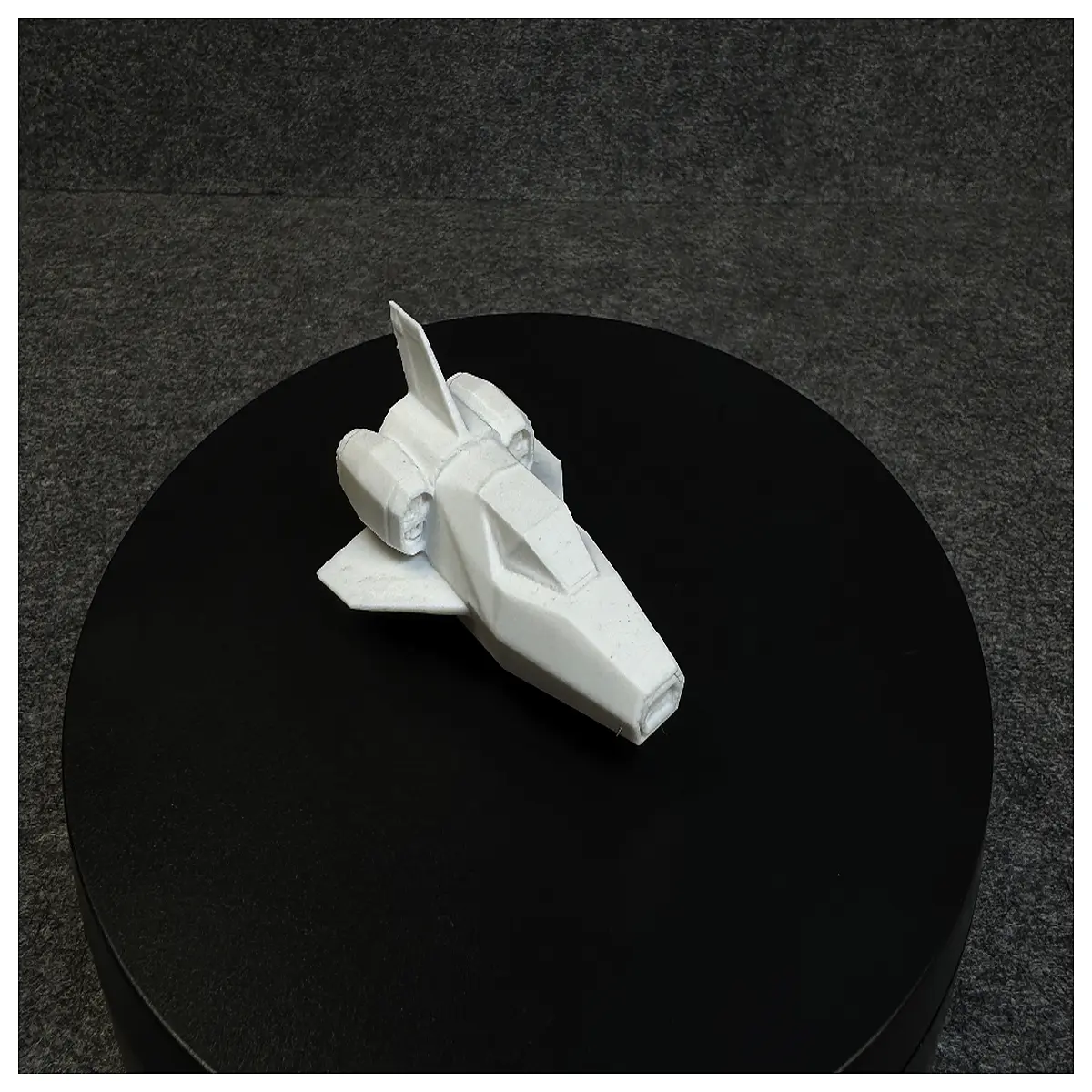 Low Poly Spaceship Model DIY Assembly Toys Desktop Decoration Kids Gift Creative Puzzle Game Low Poly Ship Model