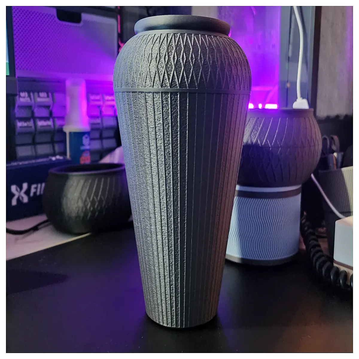 Modern Minimalist Vase Home Decor Accent Office Desk Decoration Simple Flower Arrangement Container Decorative Bottle