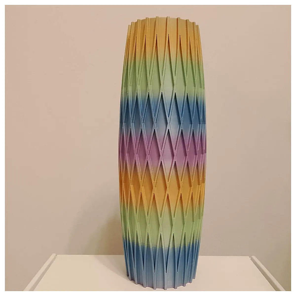 Large Decorative Ribbed Vase 20cm High Modern Home Decor Accent Creative Flower Vase European Style Simple Design