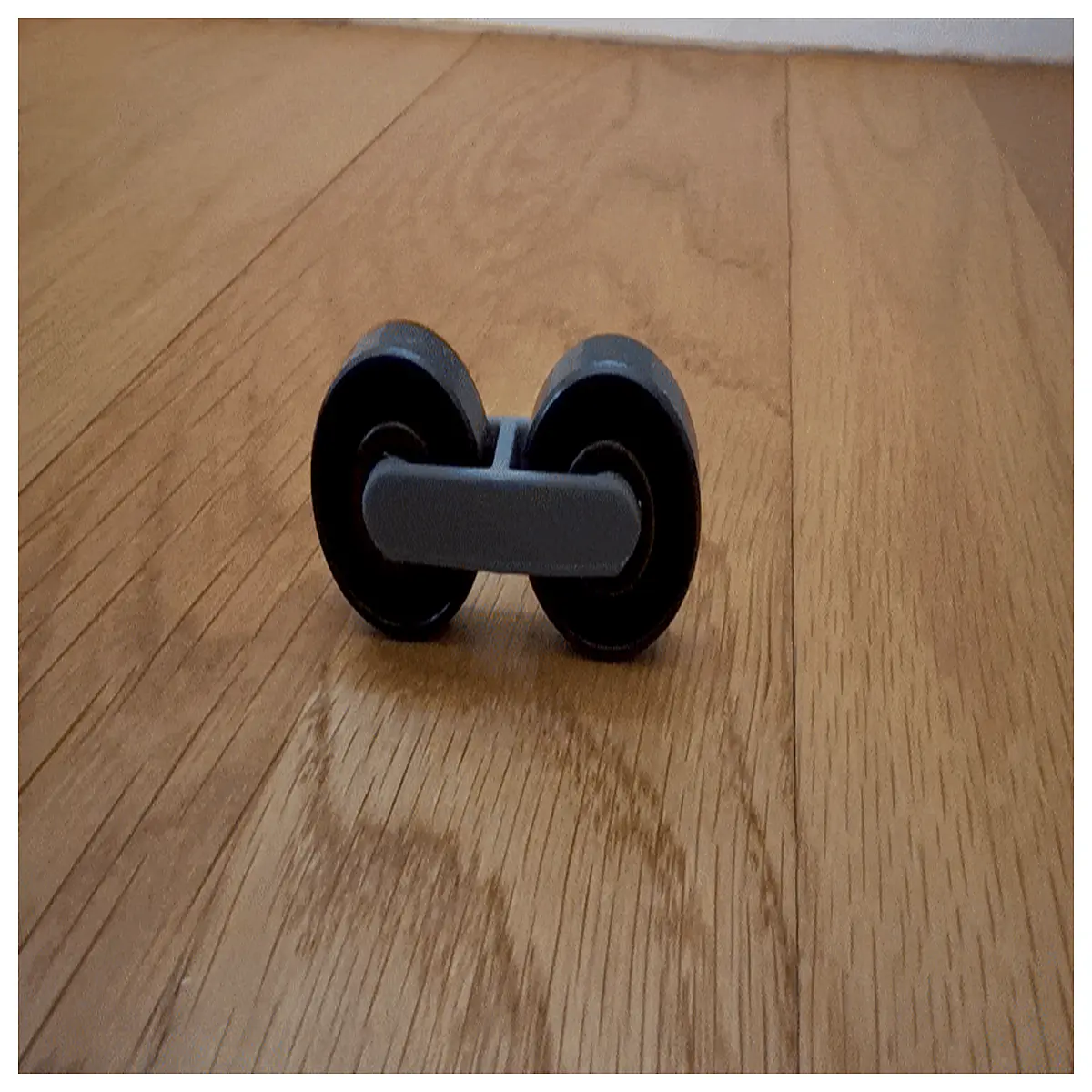 Mini Stress Relief Rolling Wheel Office Desk Roller Silent Wheel Stress Relief Tool for Desk Accessories Hand Feel Good