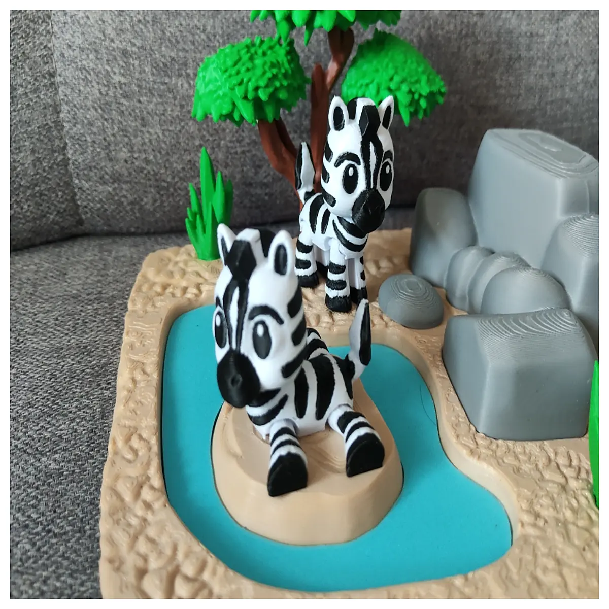 Portable Zebra Mini Zoo Figurine Realistic Animal Display Desktop Decoration Story Scene Toy Children s Birthday Gift Animal Model