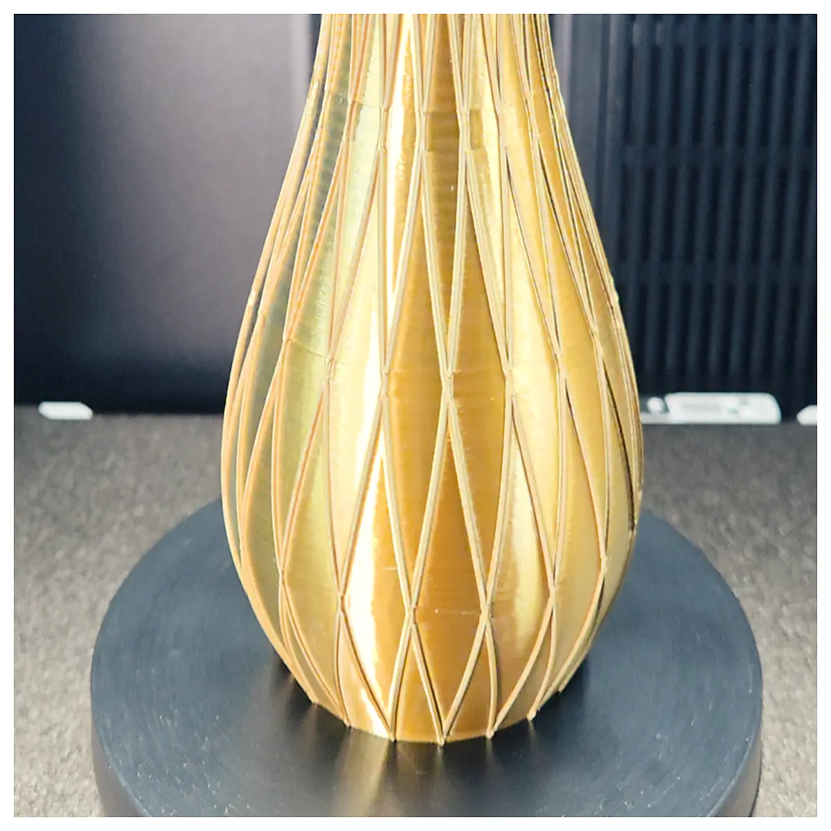 Line Vase Modern Art Ceramic Decorative Item Home Living Room Ornament Creative Gift Feng Shui Accent