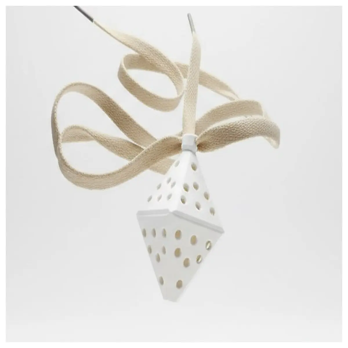 Car Air Freshener Diffuser Car Scent Dispenser Automotive Accessories Car Fragrance Replacement Car Air Purifier