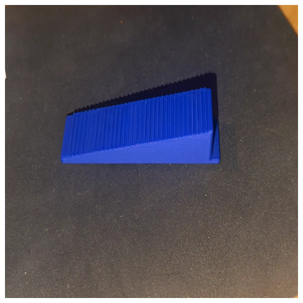 tile leveling system clips and wedges for straight grout lines