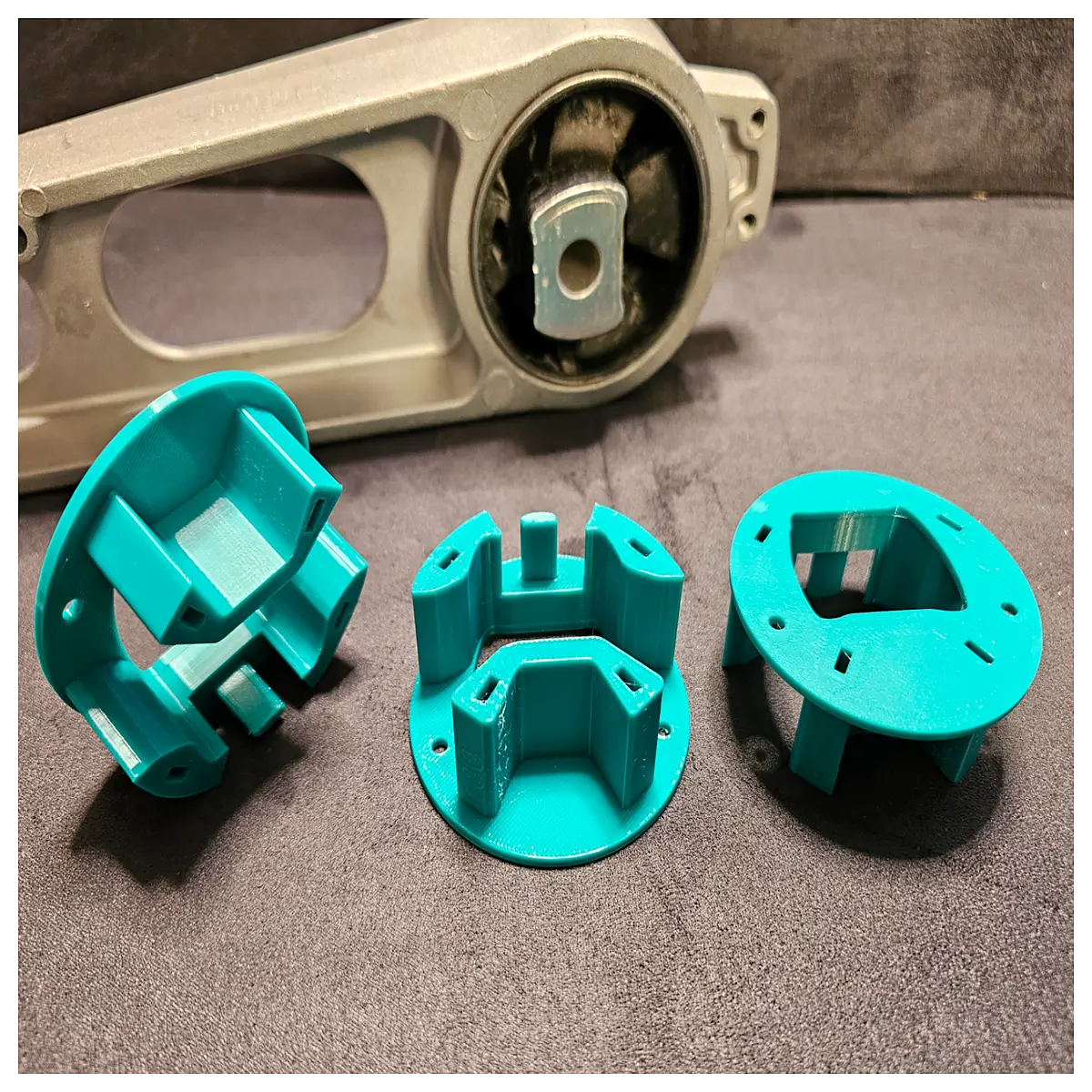 PT Cruiser Embedded Lower Engine Mount Repair Parts Auto Accessories Replacement Components Universal Mount