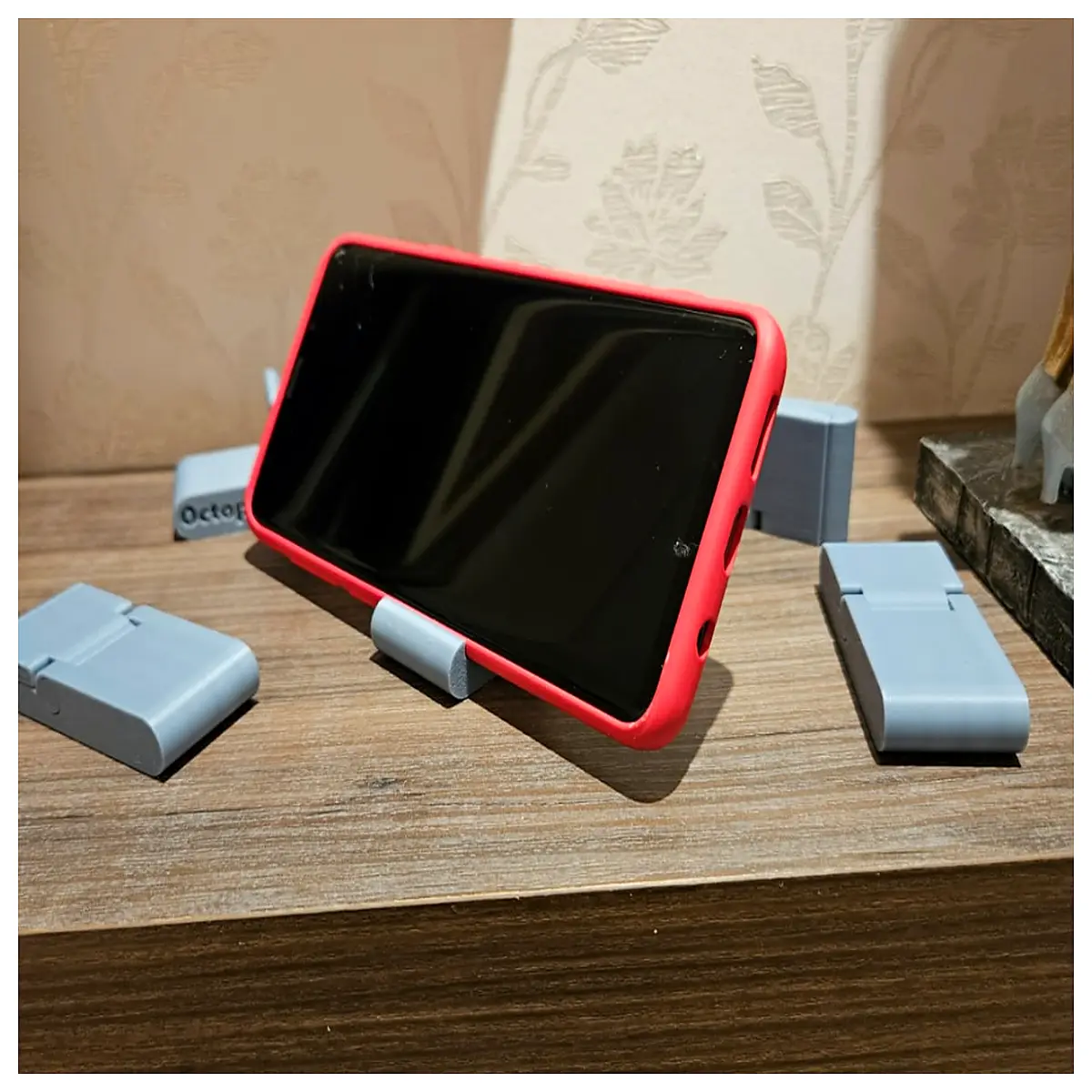 Mobile Phone Stand Adjustable Phone Holder Portable Smartphone Bracket Car Mount Desk Stand Phone Accessory