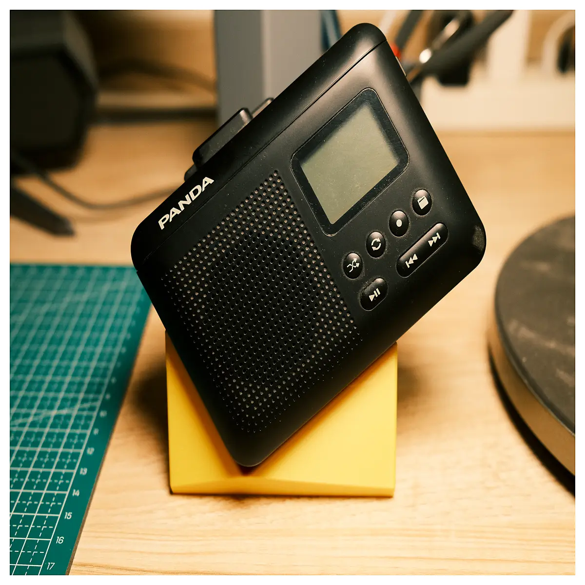 portable music player holder for mp3 walkman desk mount clip