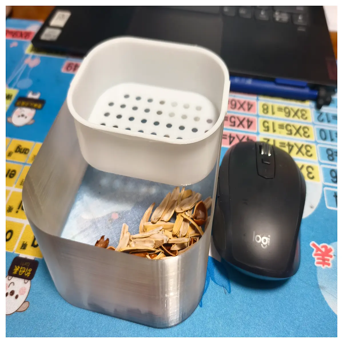 snack holder for seeds nuts hands eating no mess shell catcher portion control diet snack tray