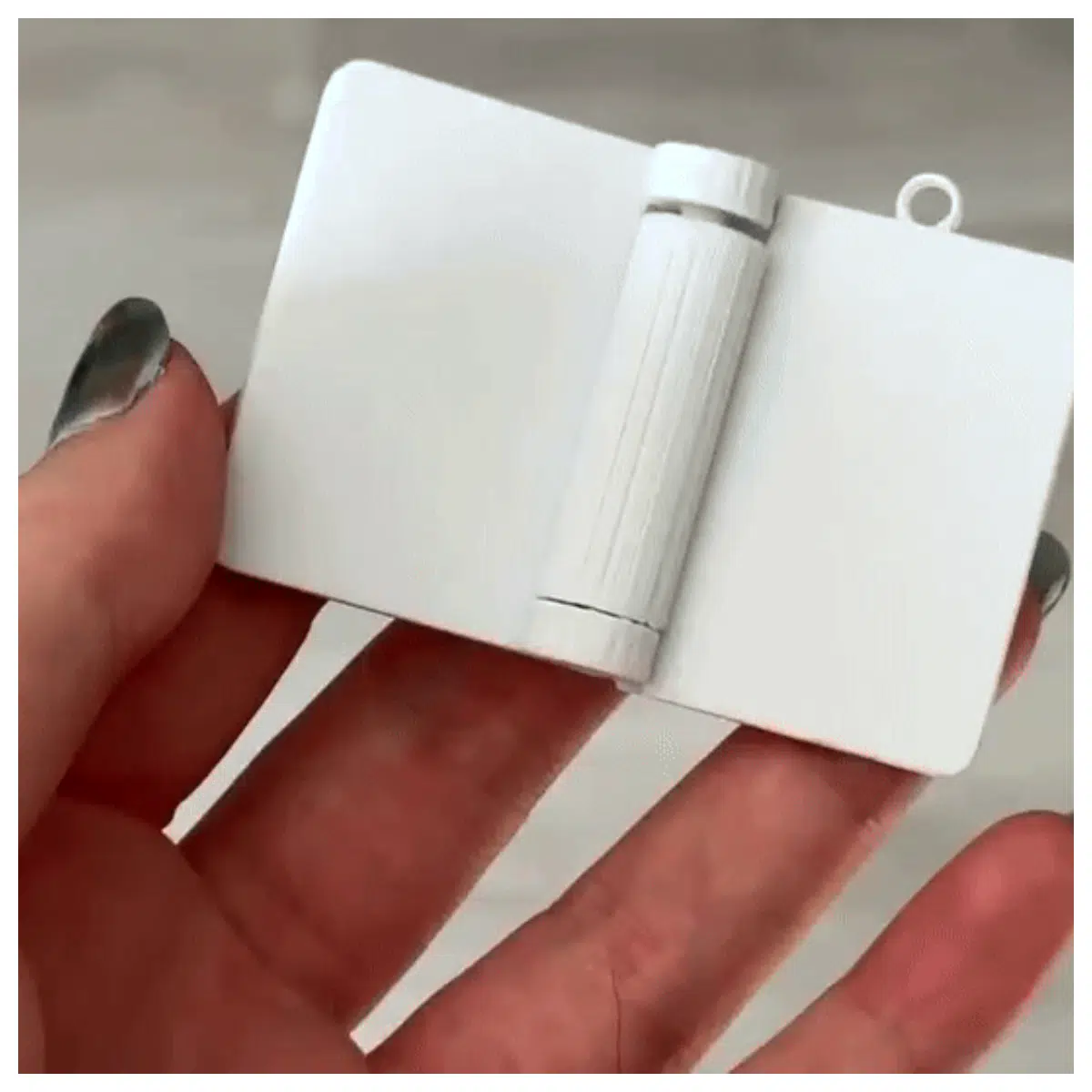 Moving Leather Earring Simulation Ear Studs Women s Creative Design Decoration Gift Dance Costume Accessories Elegant Earring
