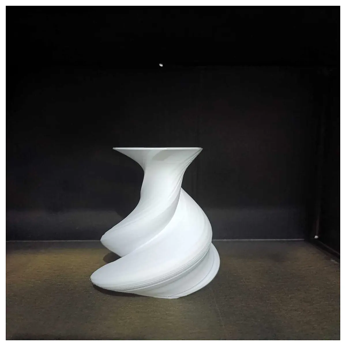 Spiral Vase Festive Edition Valentine s Day Gift Decorative Item Creative Home Ornament Flower Bouquet