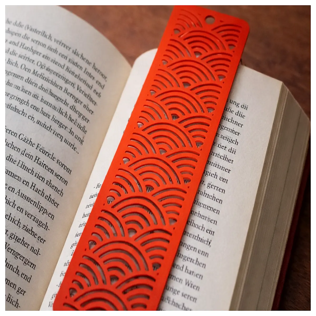 Wavy Bookmark Decorative Wave Scroll Bookmarks Artistic Friends Creative Scroll Design Reading Accessory