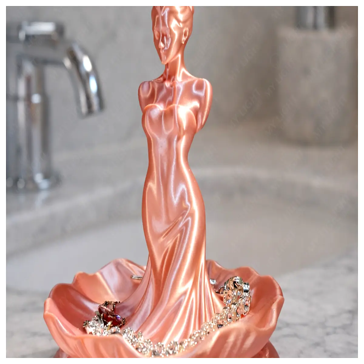 Silk Lady Jewelry Stand Jewelry Display Tray Elegant Accessory Holder Luxurious Decorative Plate Silk Tray