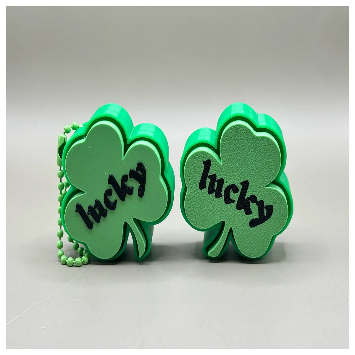 Lucky Shamrock Button Closure Keychain Stress Relief Office Accessory Desk Decoration Good Luck Charm
