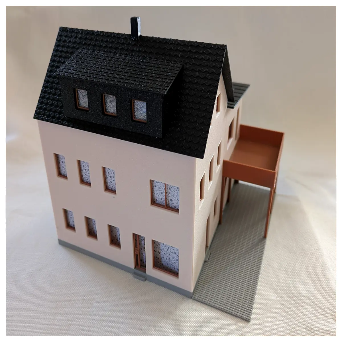 Row House End Unit H0 187 Two Story Villa End Unit Standalone Dwelling Ideal for Families Apartment Complex