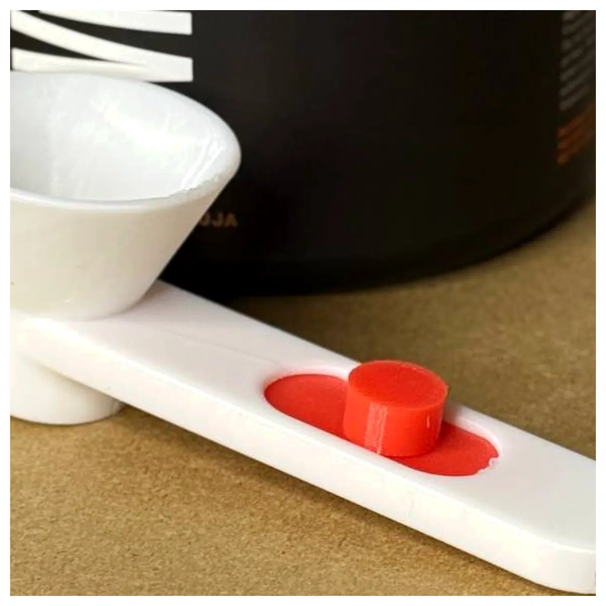 Protein Scoop with Sliding Release 25g Dispenser Quick Stirring Sports Nutrition Kitchen Utensil Measuring Scoop