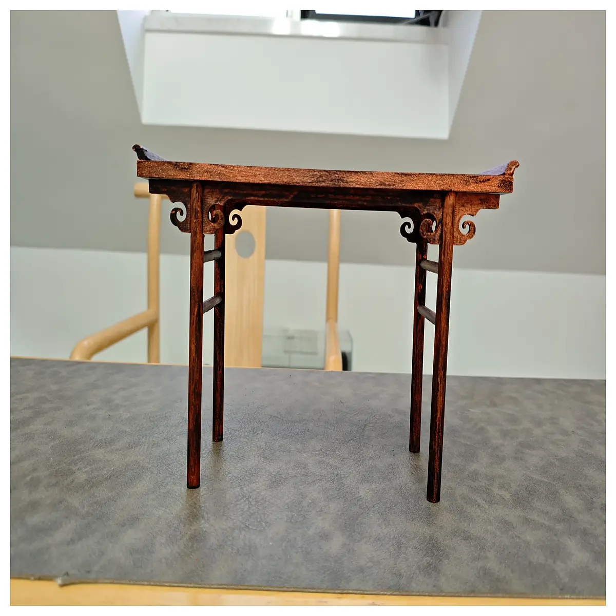 Traditional Joinery Turned Leg Table 16 Inch Classic Antique Furniture Decor Art Collectible