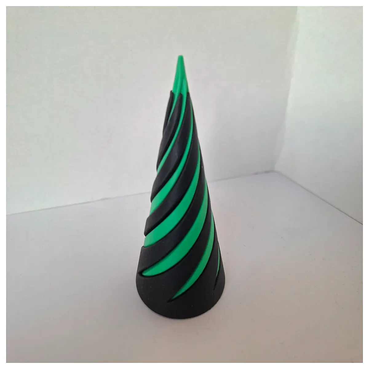 Spiral Twist Puzzle Toy Stress Relief Tool Fidget Toy for Desk Decoration Creative Brain Teaser Anxiety Relief