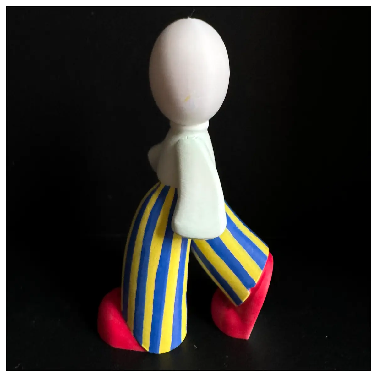 walking man statue moving figurine decor kinetic sculpture art office desk toy modern minimalist walking figure