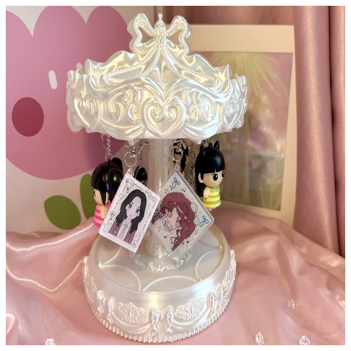 Carousel Figurine Keychains Display Stand Toy Parts Division Tools Ornament Accessories Home Decor Creative Display