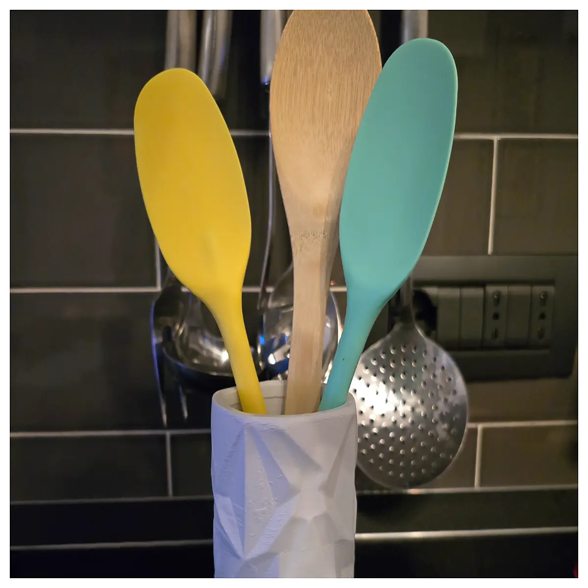 Multi faceted Minimalist Kitchen Spoon Rack Dish Drying Storage Shelf Kitchen Organizer Chopstick Holder Bowl Plate Stand Dining Table Utensil Display