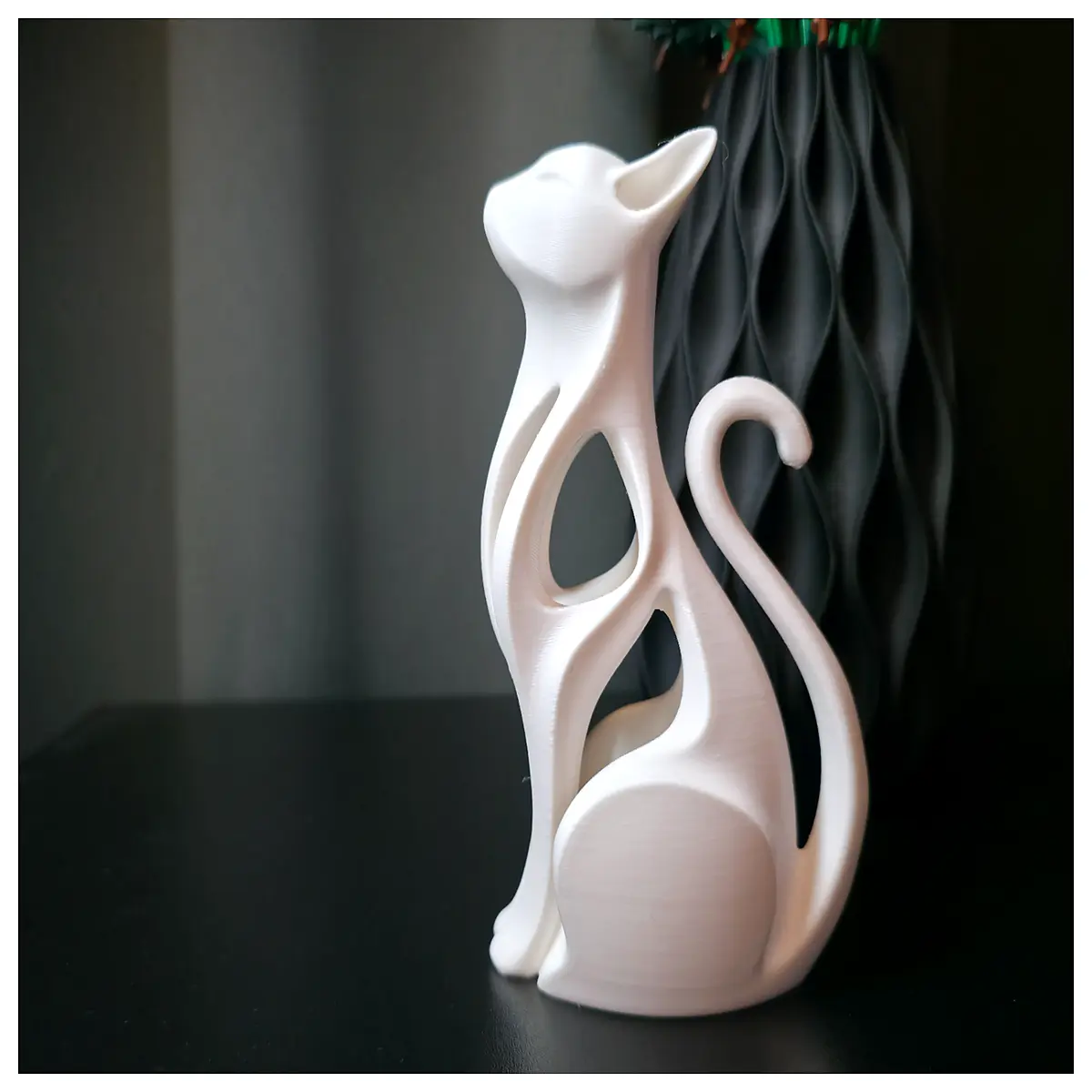 Modern Sculpture Cat Figurine Creative Home Decor Desk Ornament Art Small Cat Placement Decoration Indoor Decor