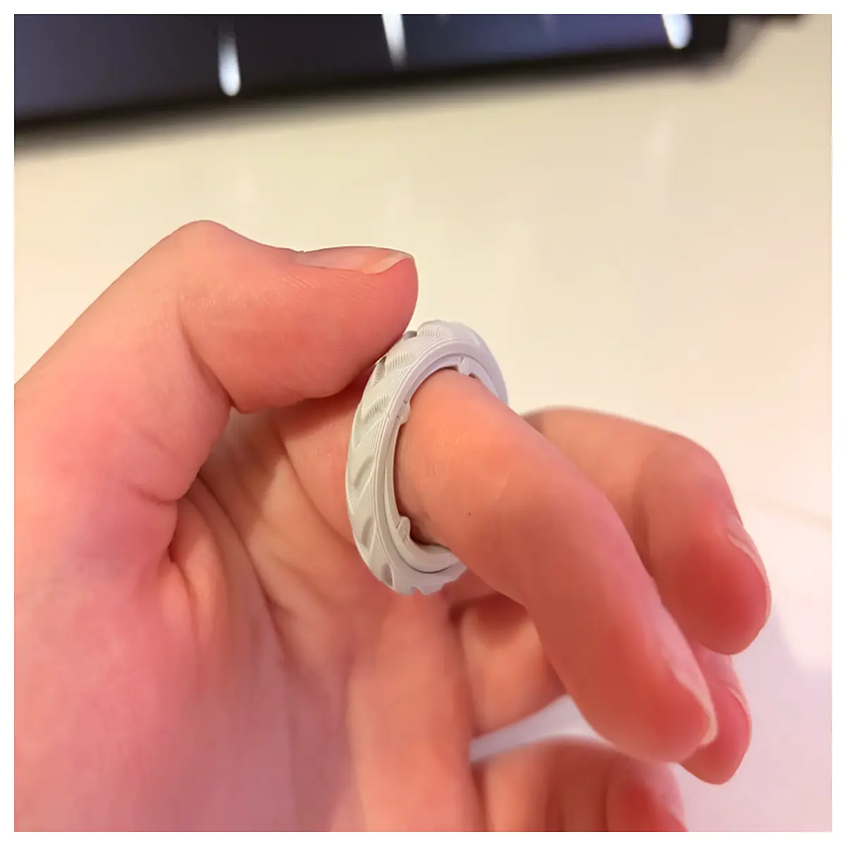 Rotating Stress Relief Ring Fidget Ring Anxiety Reduction Wristband Spin Calmer Hand Grip Tool for