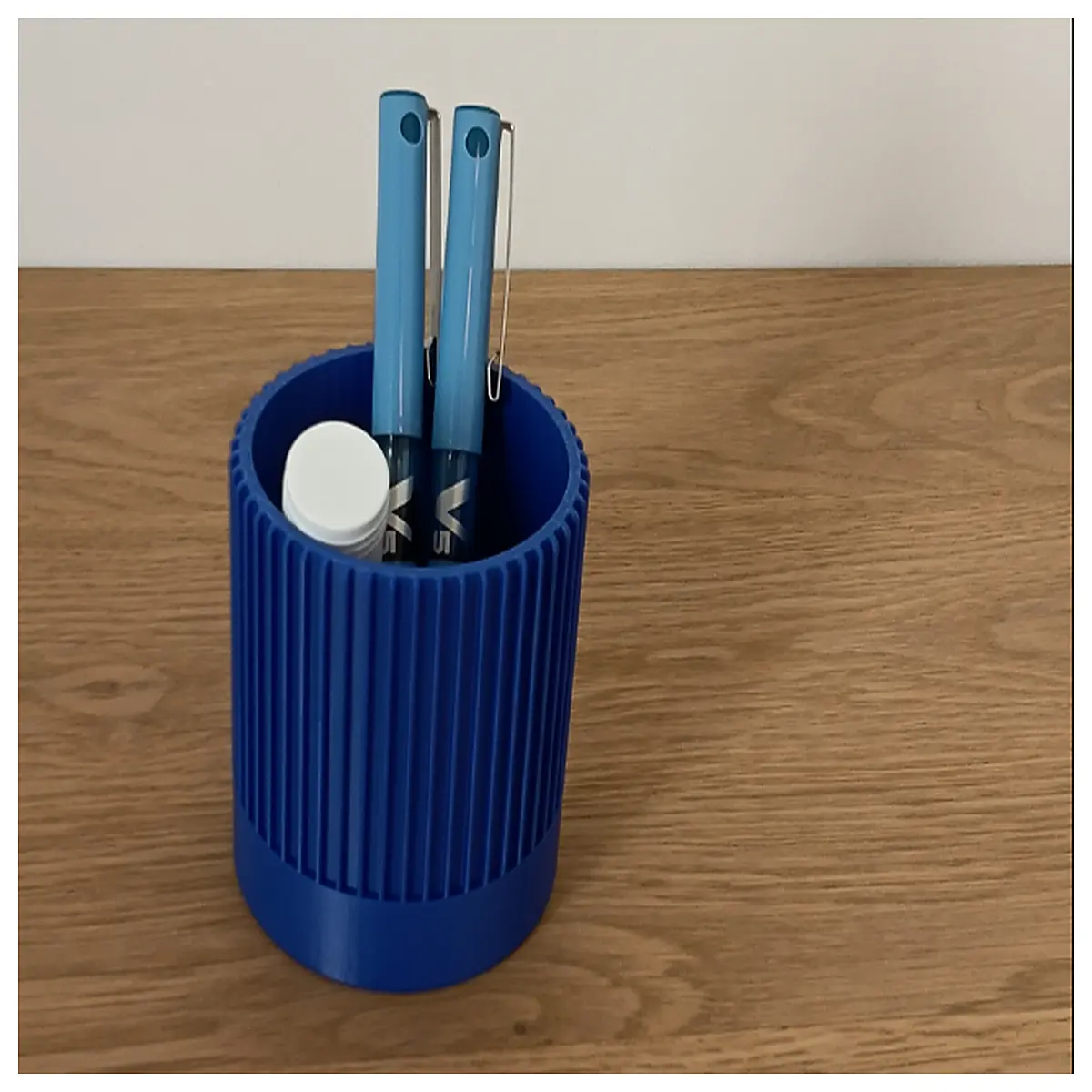 Modern Waveline Short Pen Holder Minimalist Desk Organizer Office Study Shelf Pen Case Creative Decoration