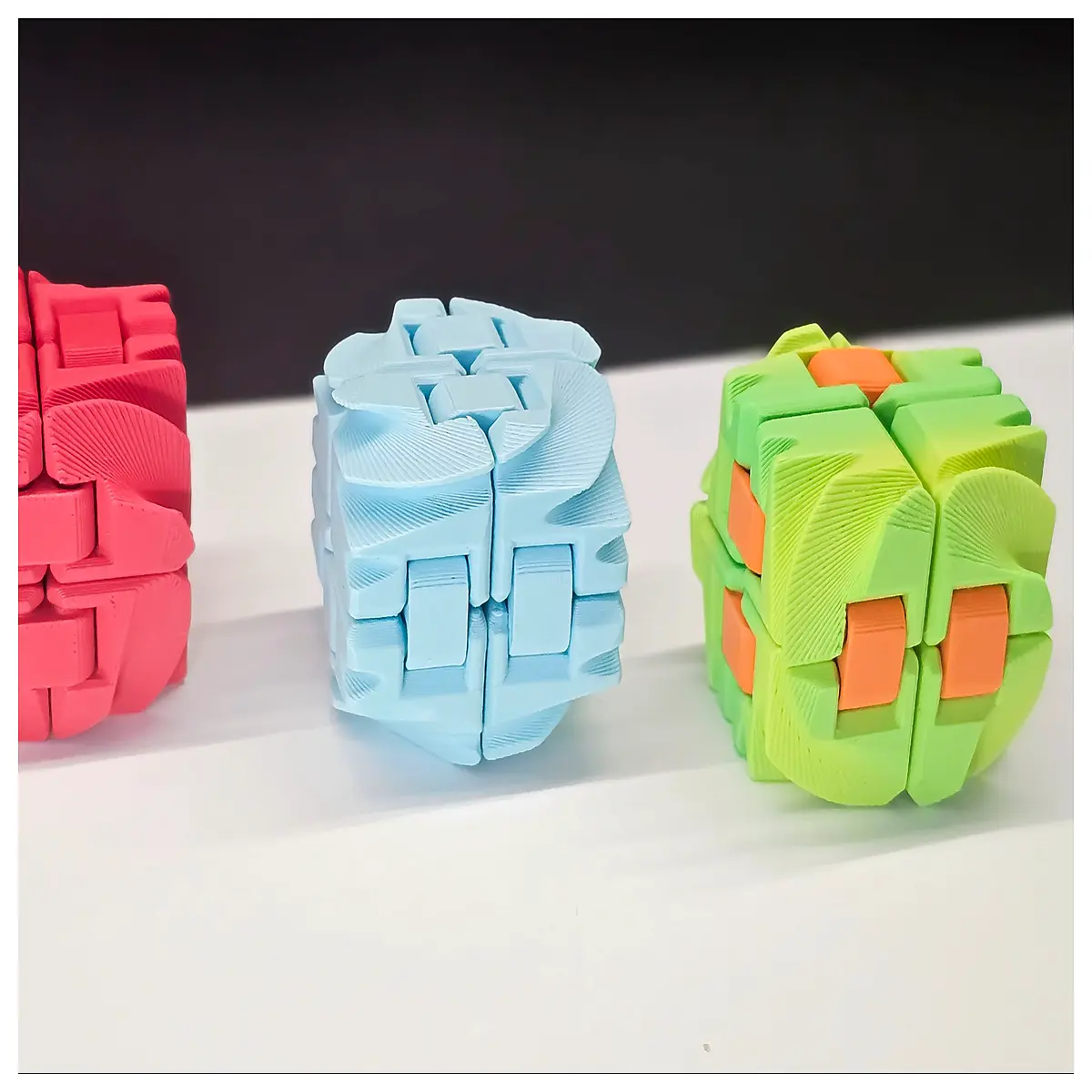 LoopCube Unwinding Toy Stress Relief Puzzle Fidget Toy Loop Challenge Decompression Toy Mental Stimulation