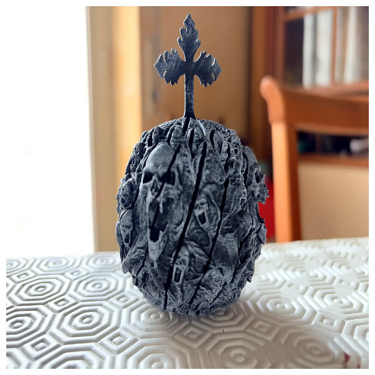 Vampire Skull Model Spiral Decoration Horror Cosplay Prop Display Figurine Skull Decoration
