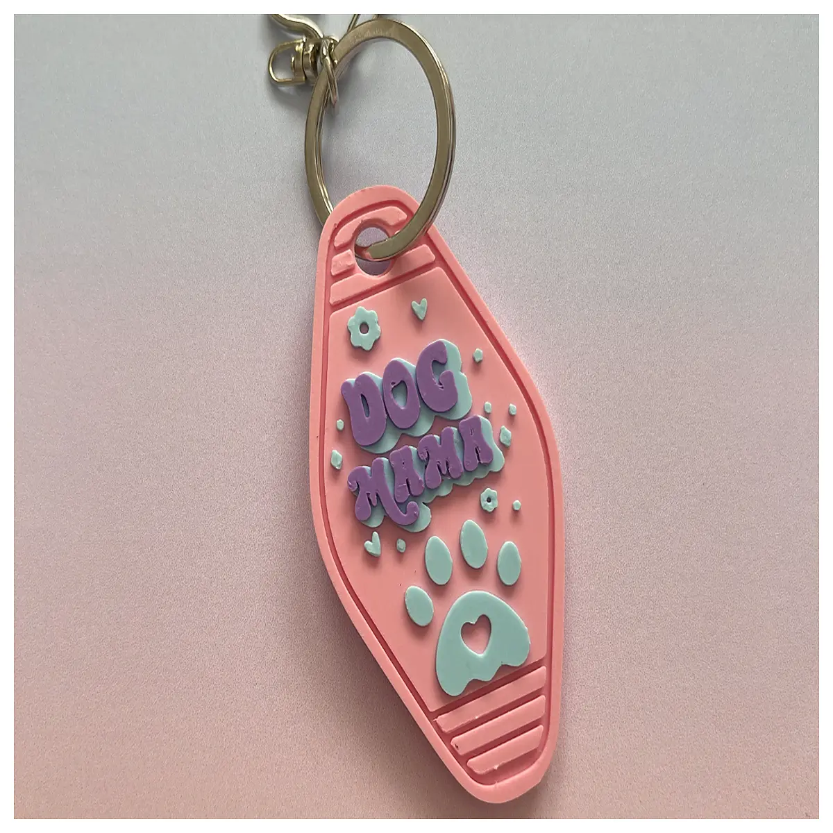 Vintage Motor Hotel Mom Dog Keychain Retro Collectible Car Lover Gift Keychain Decoration Nostalgic Keepsake