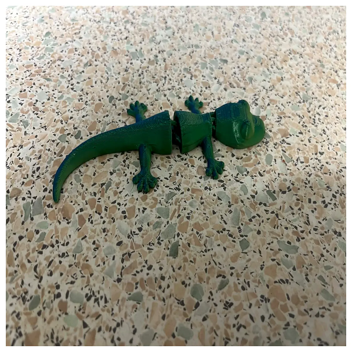 Hoppers Tom Animated Lizard Toy Realistic Simulation Kids Educational Figure Pet Role Play Lizard Model Toy Gift