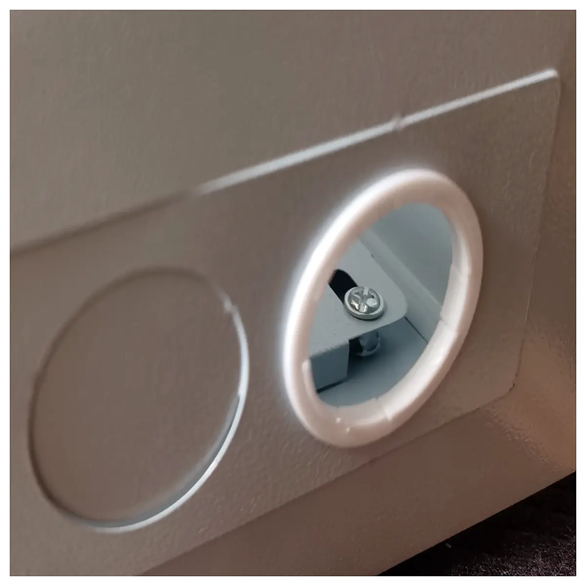 39mm Electrical Box Cable Hole Protection Clip Cable Tray Guard Junction Box Fitting Cable Protection Accessory