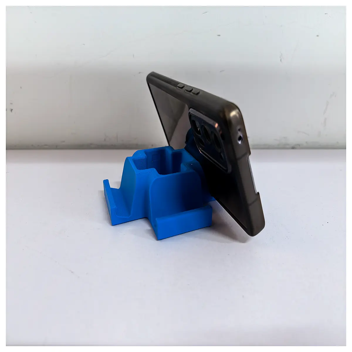 Mobile Phone Holder Car Mount Phone Stand Holder Adjustable Phone Holder for Car Desk Support Mobile Holder Accessories