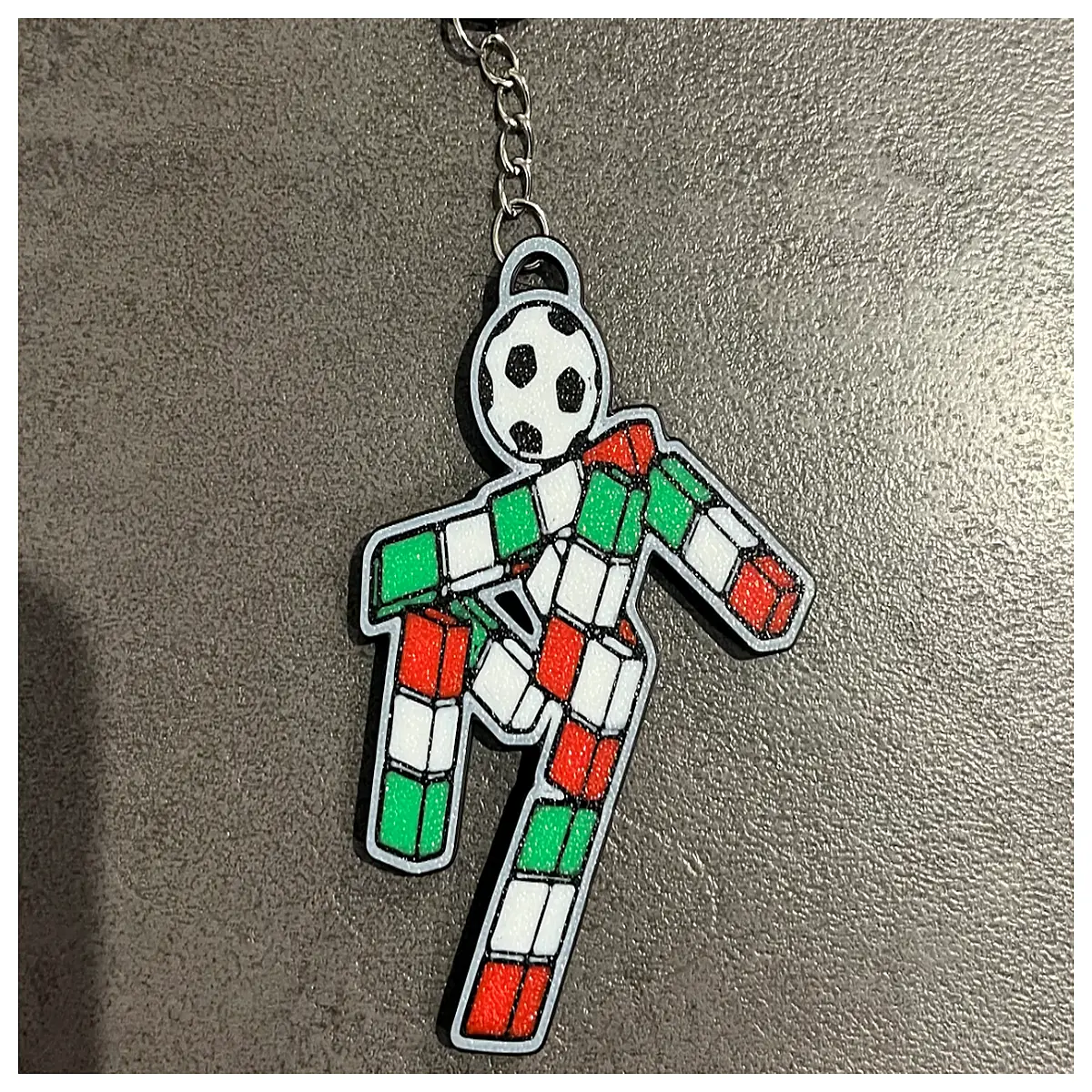 Italia 90 Inspired Keychain Vintage Style Commemorative Creative Gift Car Decoration Collectible Keyring Accessory