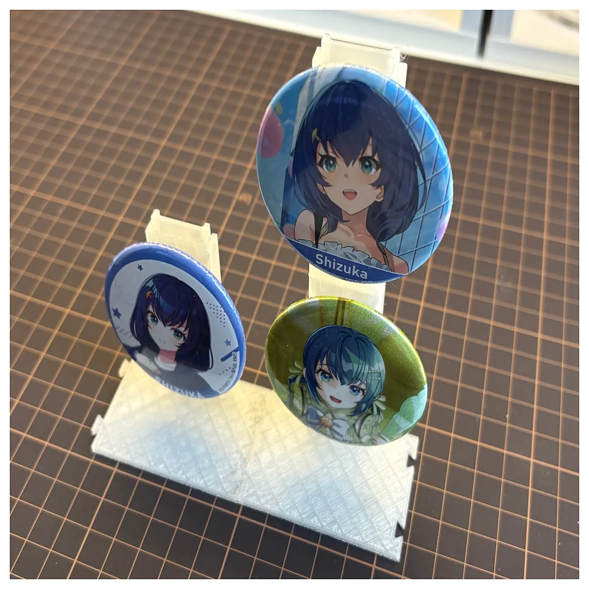 Badge Display Stand 55mm Collector Showcase Memorial Display Desk Decoration Badge Holder Accessory