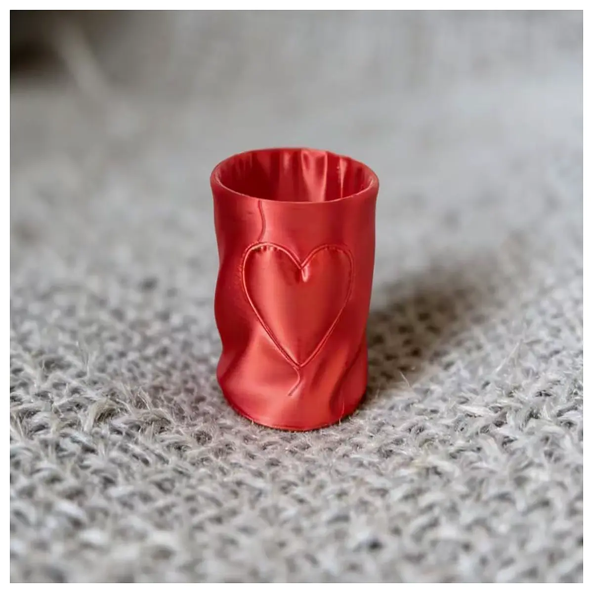 Wrinkled Silk Effect Pencil Holder Figurine Toy Storage Creative Desk Decor Office Organizer Cute Gift