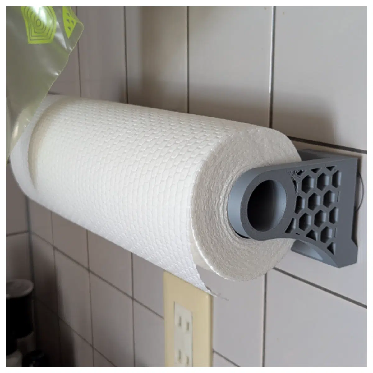 Kitchen Paper Roll Holder Paper Towel Dispenser Roll Support Storage for Paper Towels Simple Practical