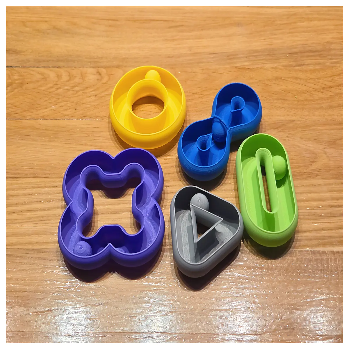 Mini Stress Relief Ring Integrated Printing Ring Track Fidget Toy Anxiety Reduction Ring Circular Stress Relief