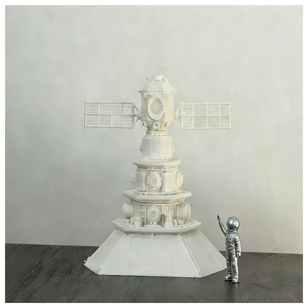 Aircraft Model Space Station Model Sci Fi Model Space Exploration Collectible Model Assembly Hobbies