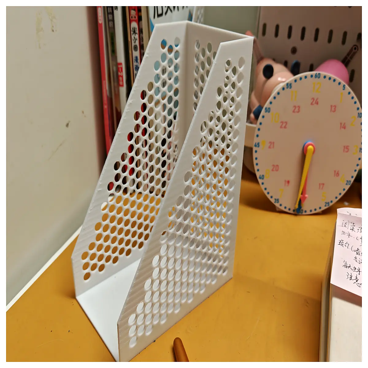 adjustable book shelf dividers for organizing books on shelves plastic or metal book separators space saving shelf organizers