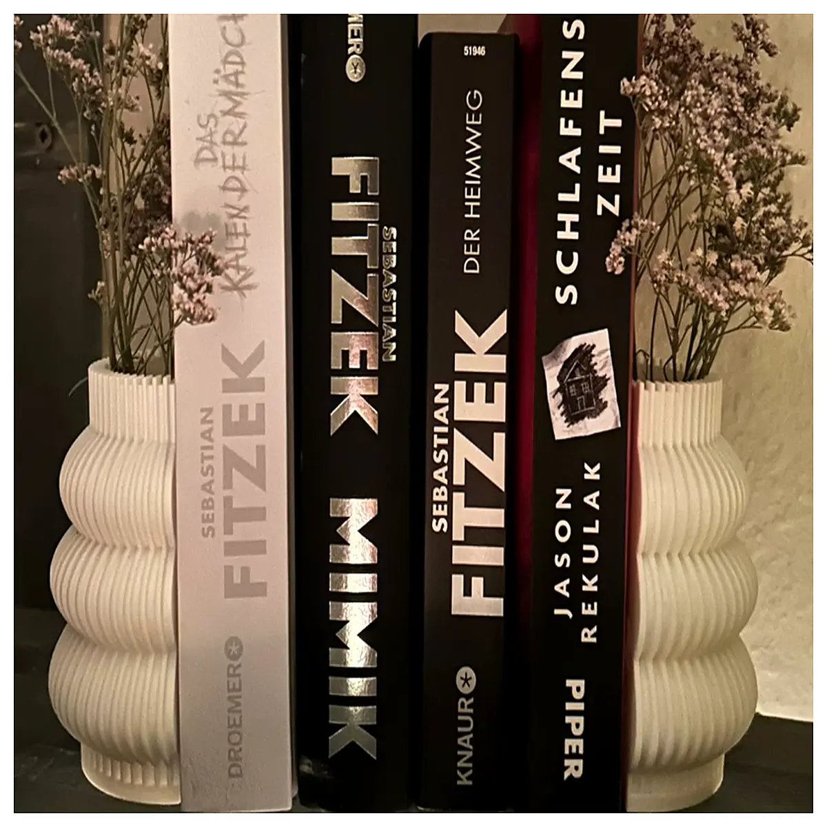 Minimalist Flower Vase Shelf Pattern Design Simple Home Decor Creative Book Display Holder Arrange Books Decor Space