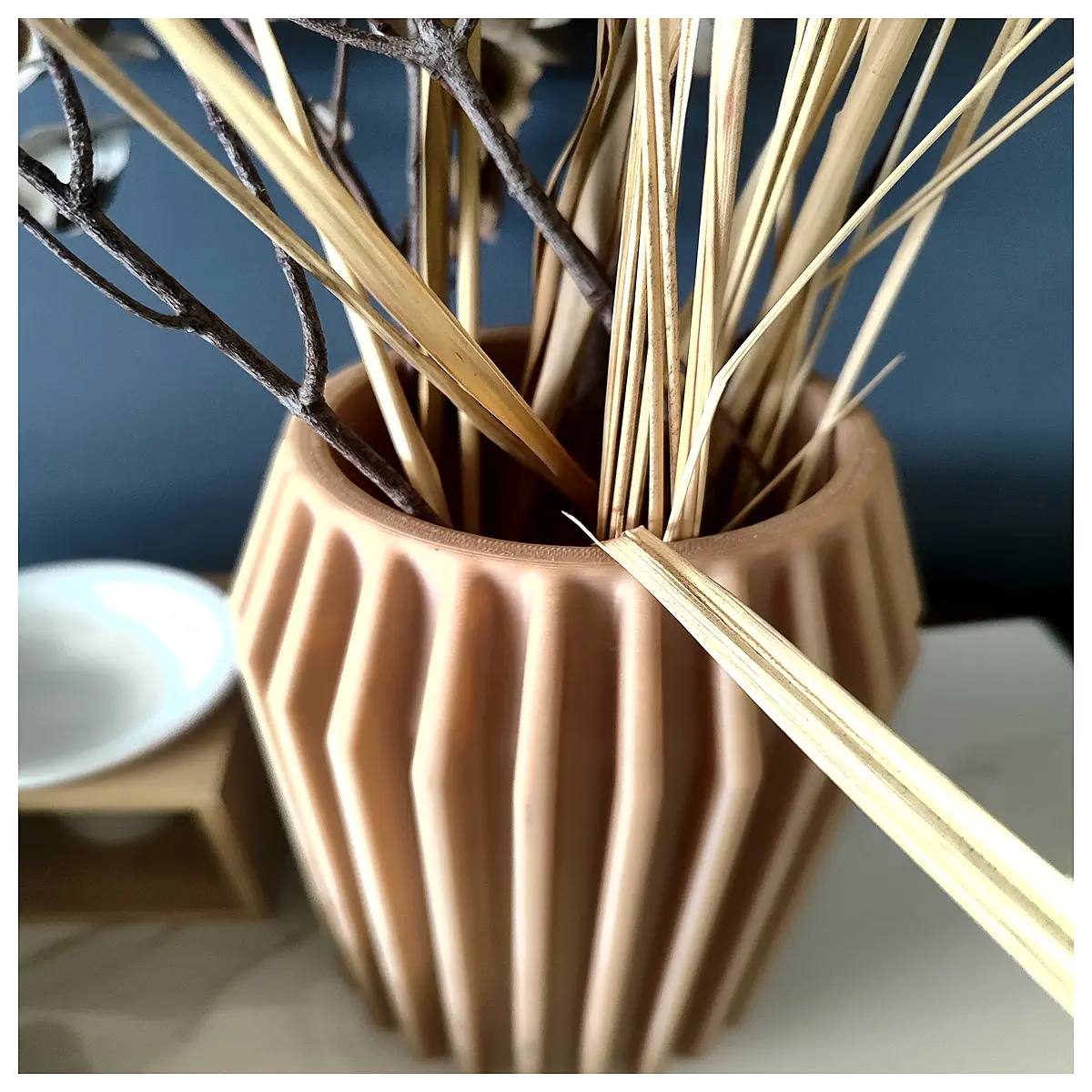 Fluted Vase Home Decor Gift Idea Creative Floral Arrangement Accessories Bouquet Container Versatile Vase