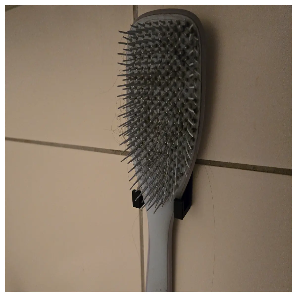 Hair Brush Holder Wall Mount Level Flat Installation Bathroom Hair Brush Rack Wall Mounted Space Saving