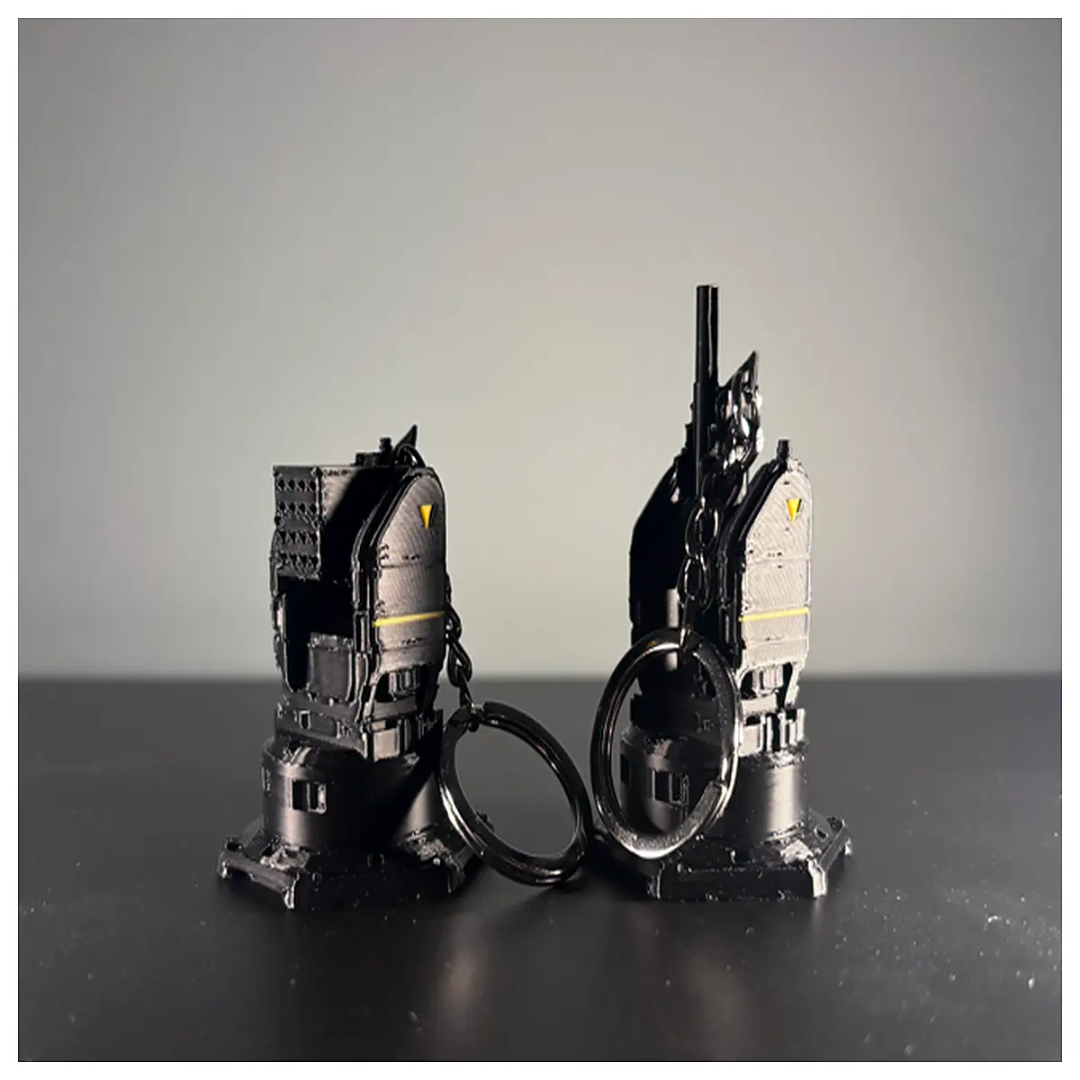 Helldivers 2 Explosive Duo Keychain Game Merchandise Tactical Figurine Bomb Squad Collectible