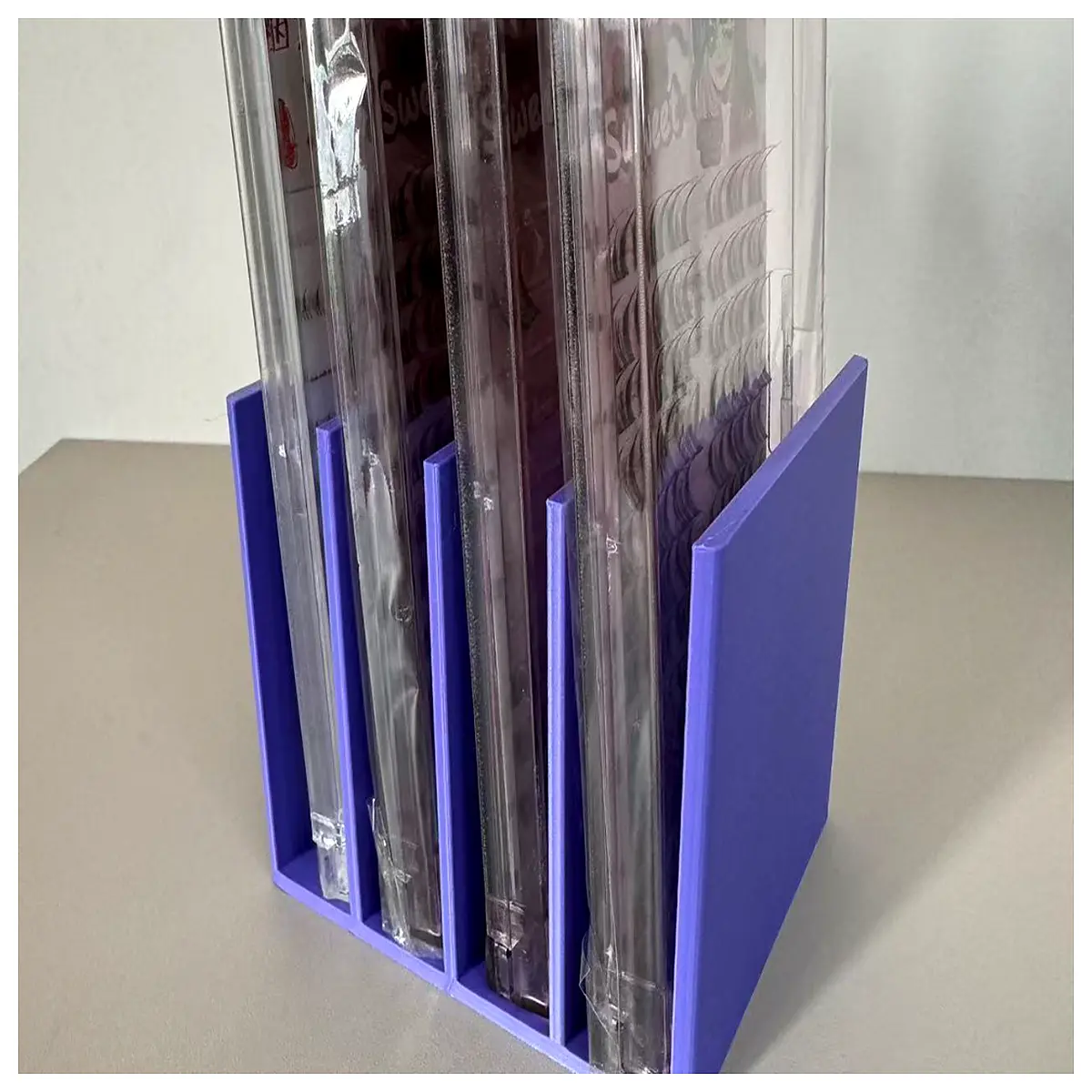 4 Slot Eyelash Curlers Organizer Eyelash Holder Eyelash Styling Tool Eyelash Case 4 Compartment Eyelash Organizer
