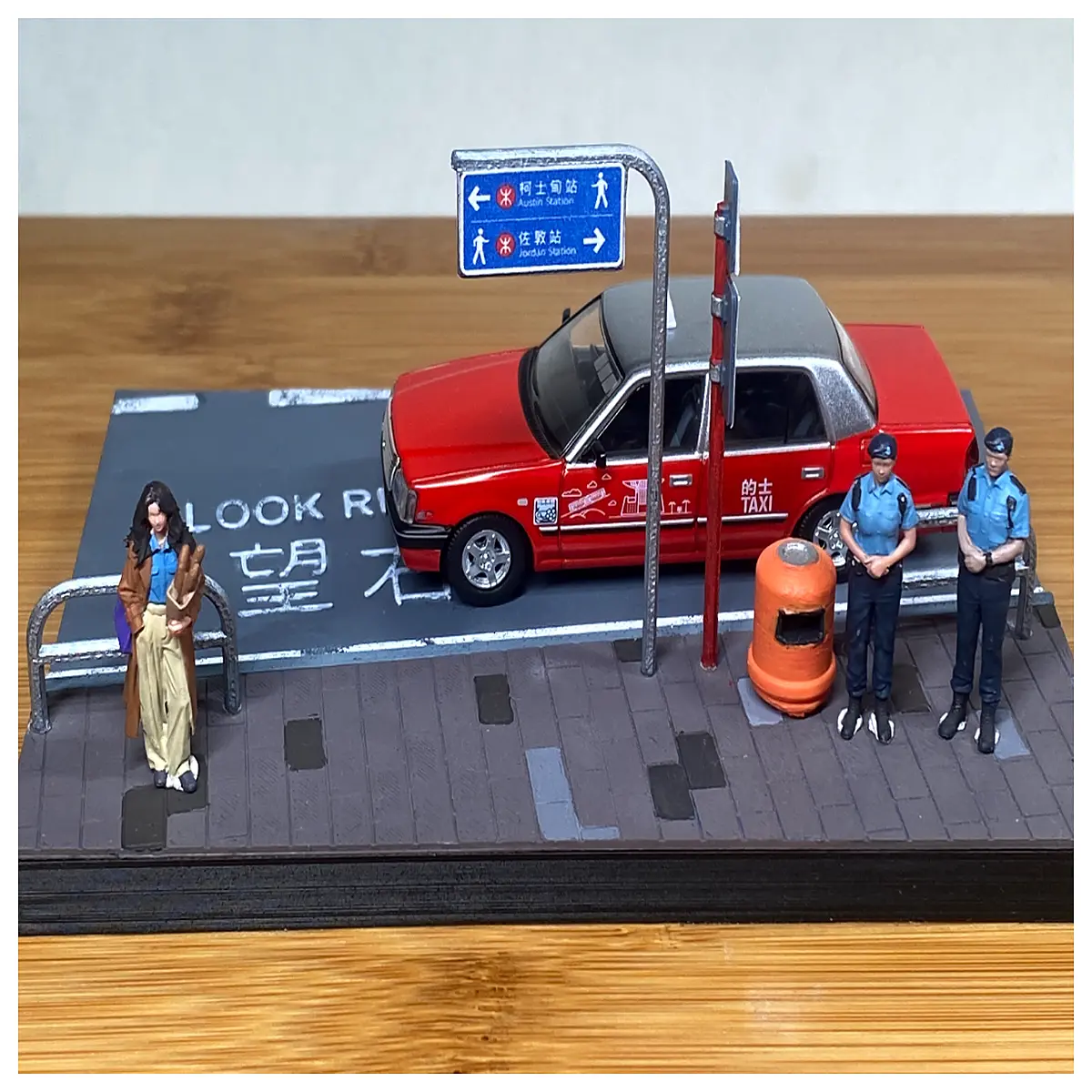 64 Scale Hong Kong Street Scene Model Desktop Cityscape Interior Decor Collection Display Office Decoration