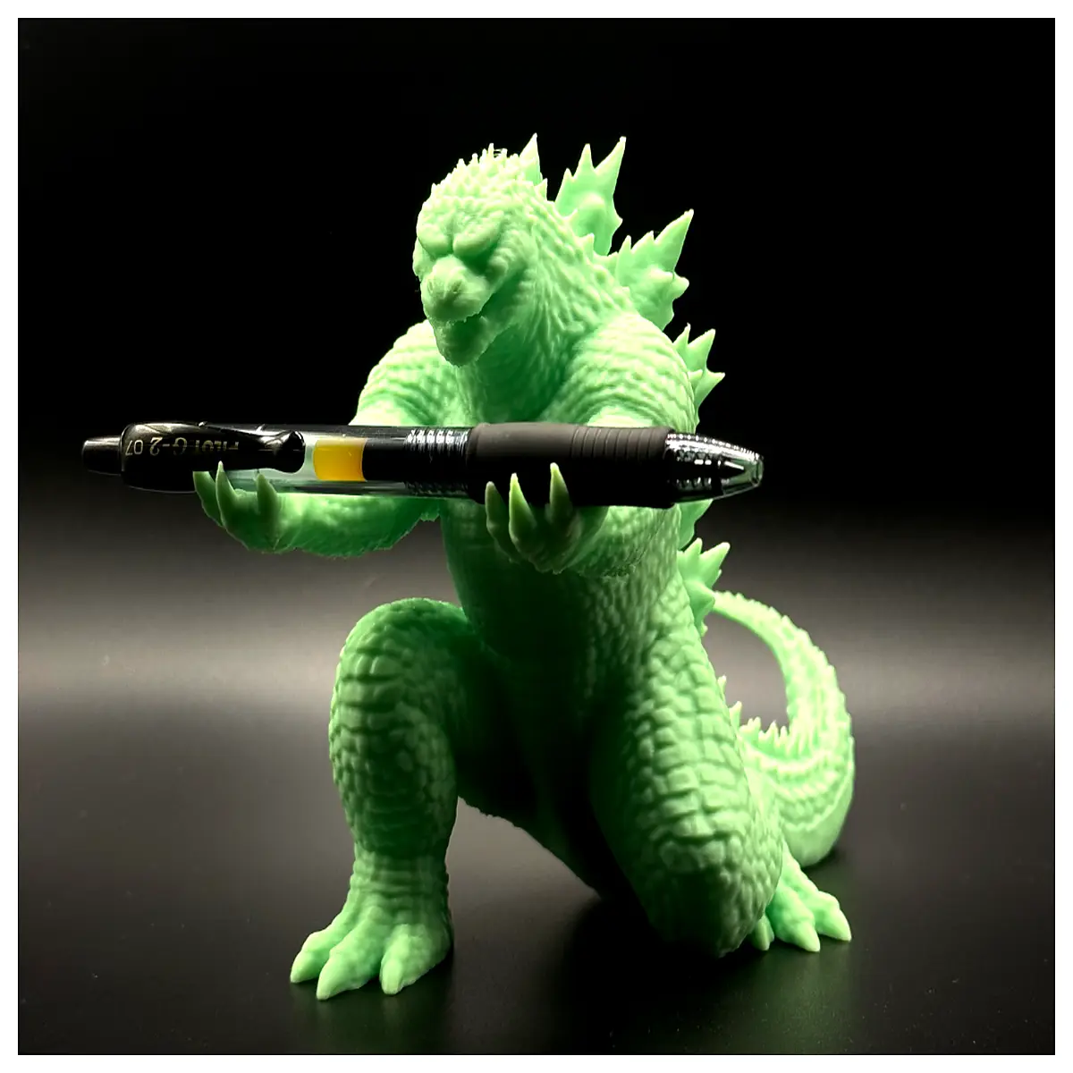 Pencil Holder Sculpture Model Figurine Anime Collectible Desk Decoration Hand Statue Anime Accessories